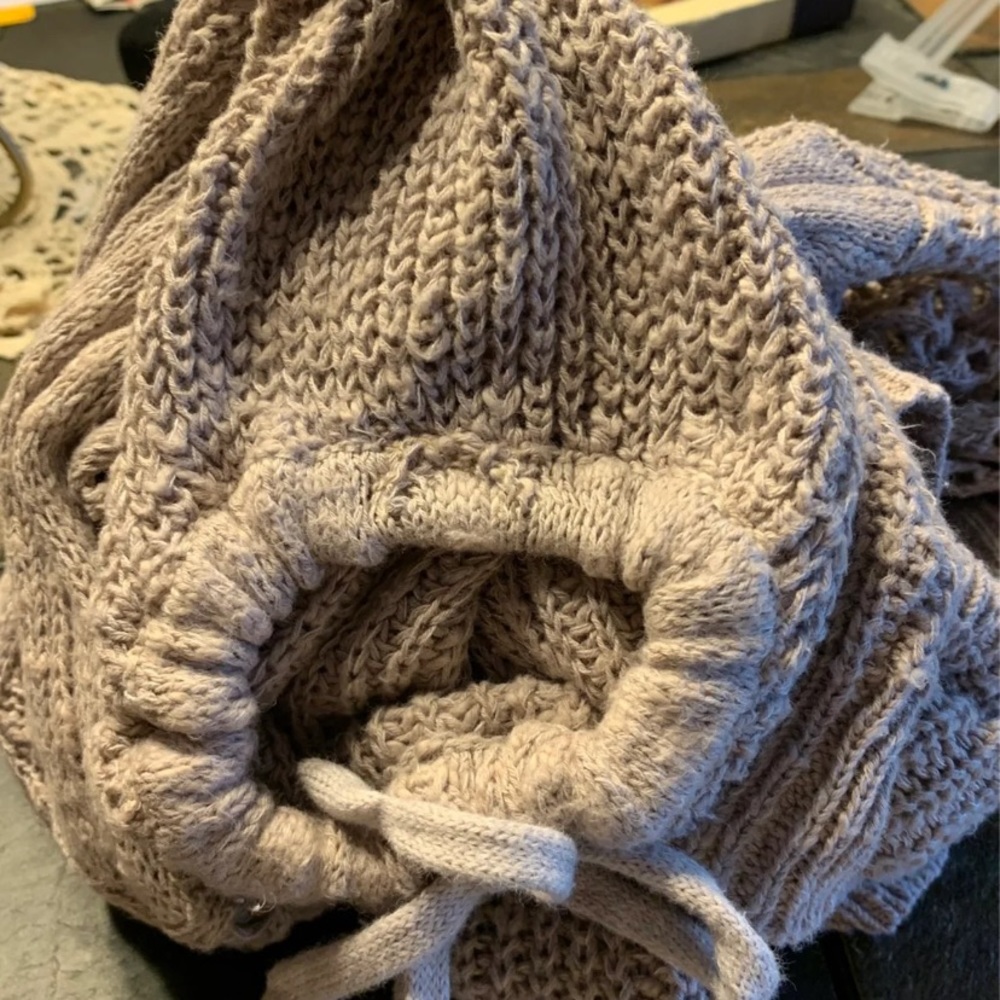 Express Sweater - Picture 6 of 6